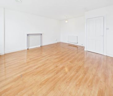 £850 pcm - Available Now - Unfurnished - Photo 2