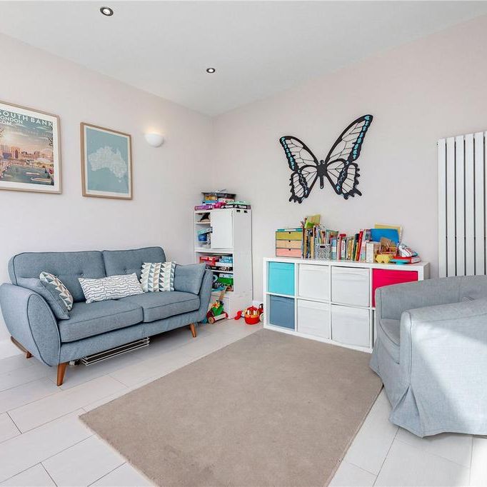 4 bedroom terraced house to rent - Photo 1