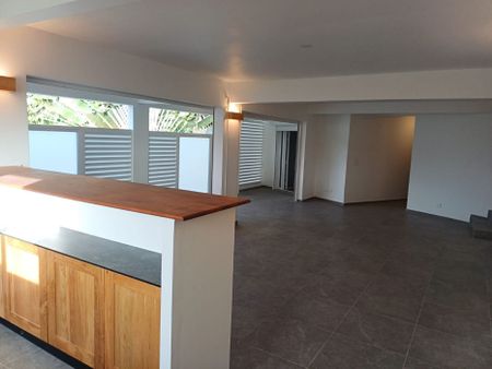 Location Appartement 107m² 4 pièces Fort de france - Photo 3