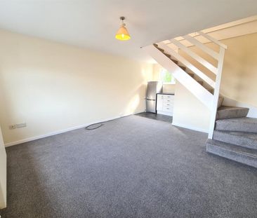 1 bedroom Flat To Let - Photo 2