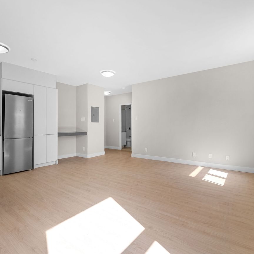 145 York St - Photo 1