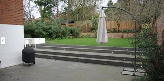 14 Bracknell Gardens, Hampstead, London, NW3 7EB - Photo 2