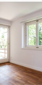 Generous apartment with impressive far-reaching views - Photo 3