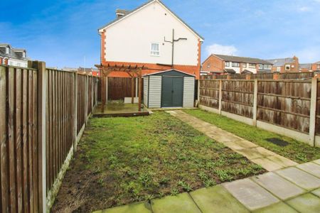 3 bedroom semi-detached house to rent - Photo 5