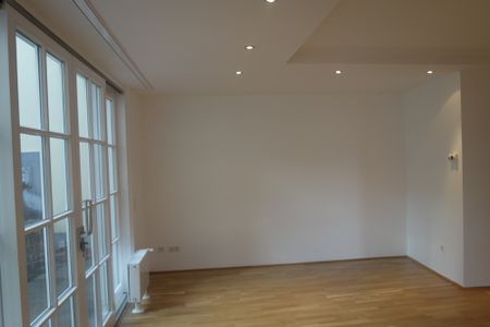 Erdgeschoss-Wohnung mit Garten und Einbauküche, Nähe Rhein - Photo 2