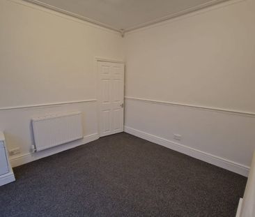 4 Bed Terraced House, Birkenhead Road, CH44 - Photo 5