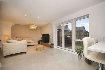 3 bedroom terraced house to rent - Photo 2