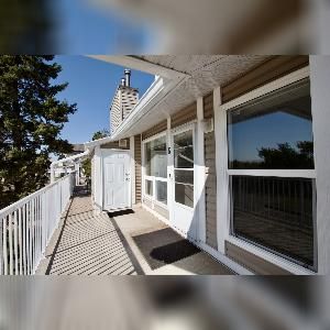 2 Bed 1 Bath Townhouse Balcony South Edmonton - Photo 4