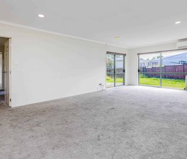 Fully fenced Pets friendly Standlone Property - Photo 2