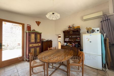 Location Maison 3 pièces 84m² ST SATURNIN LES APT 84490 - Photo 3