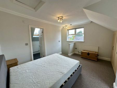 2 bedroom apartment to rent - Photo 4
