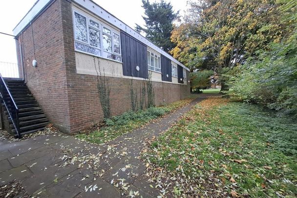 Stoneycroft - Photo 1