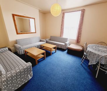 9 Bed Student Accommodation - Photo 4