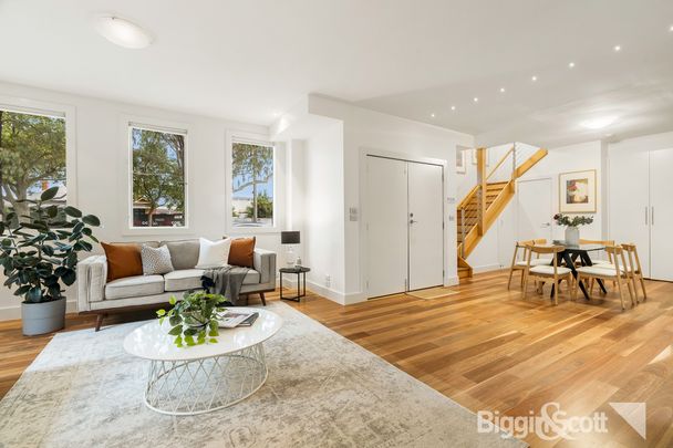 IMPECCABLY MAINTAINED TWO STORY TOWNHOUSE - Photo 1