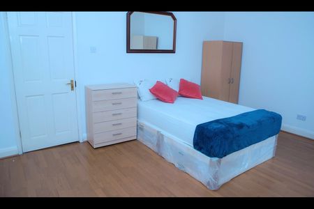 Room in a Shared Flat, Green Lanes, N16 - Photo 2