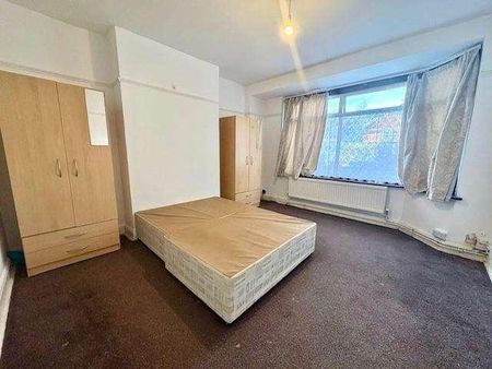Spring Grove, Hounslow, TW3 - Photo 2