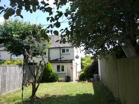 3 bedroom end of terrace house to rent - Photo 3