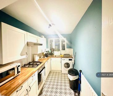 1 bedroom in a flat share to rent - Photo 4