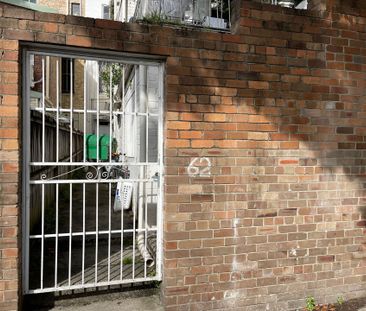 Private Paddington Storeroom - Photo 2