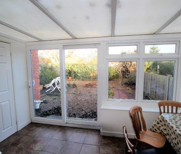 5 bedroom semi-detached house to rent - Photo 2