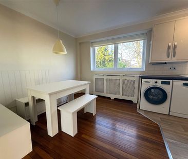 Grove Avenue, Epsom, Surrey, KT17 4DU - Photo 2