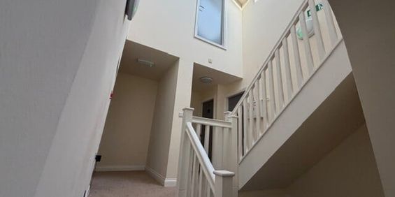 Sackville Street - Photo 3