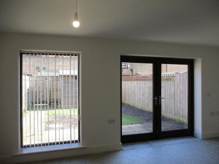 3 bedroom terraced house to rent - Photo 2