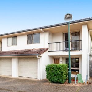 Great Size, Great Location 3 Bedrooms Townhouse with Mansfield State High and Wishart Primary School catchments - Photo 3