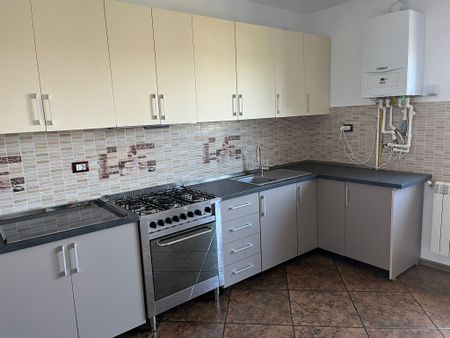 Vila cu 3 camere, decomandat, zona Bucium - Photo 5