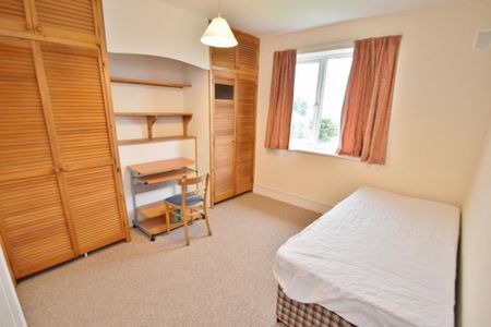 4 bedroom semi-detached house to rent - Photo 5