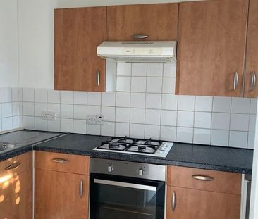1 Bed Flat, St Peter's Road., CR0 - Photo 2
