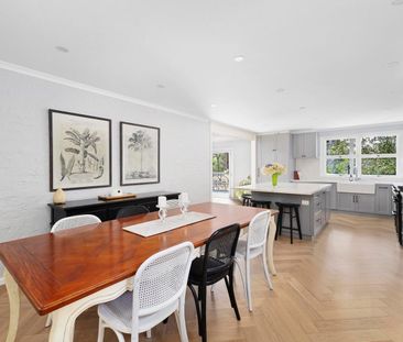 North-facing private oasis with lush treetop views - Photo 3