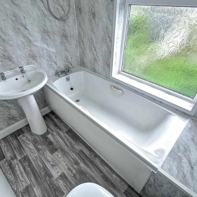 2 bedroom terraced house to rent - Photo 1