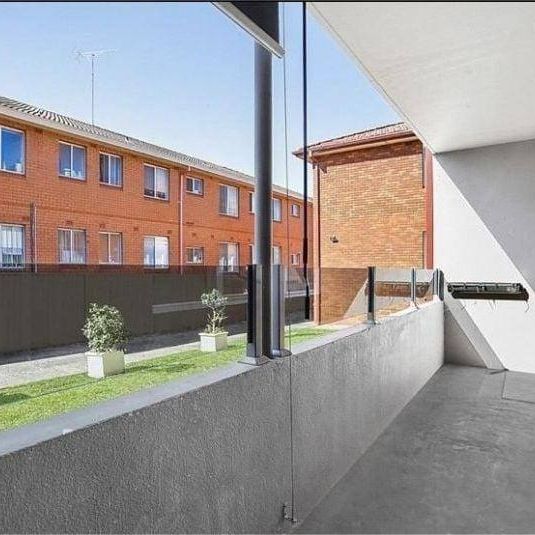 Furnished Two bedrooms Apartment in Bexley - Photo 1