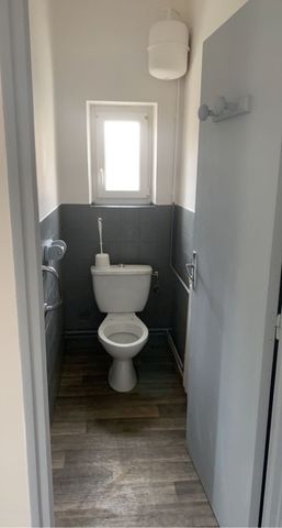 Location Appartement 3 pièces 75m² JOEUF 54240 - Photo 2