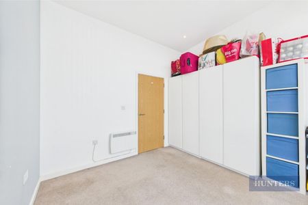 2 bedroom Flat To Let - Photo 4