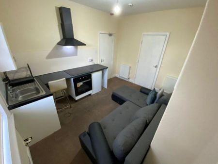 1 bedroom flat to rent - Photo 2