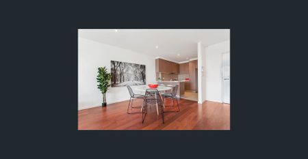 Stylish living in ideal location - Photo 2