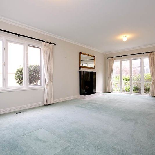 2/50 St Clems Road, Doncaster East - Photo 1