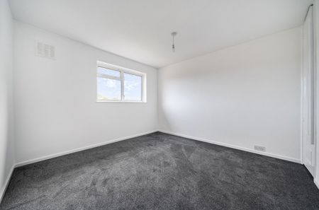 2 bedroom semi-detached house to rent - Photo 4