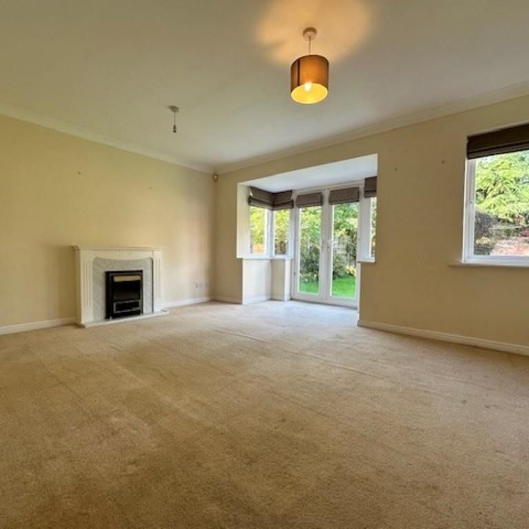 4 bedroom detached house to rent - Photo 1