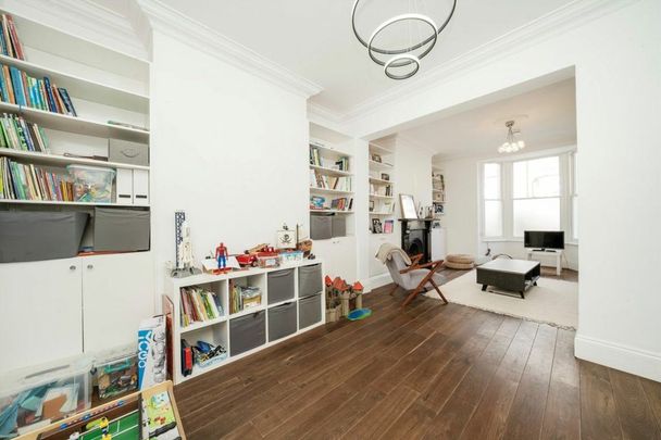 Cheverton Road, Whitehall Park, N19 - Photo 1