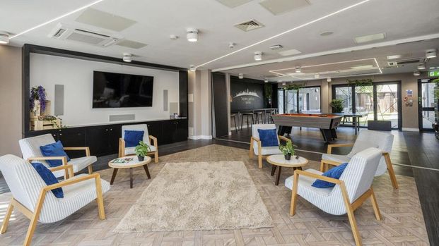 Studio to rent - Photo 1