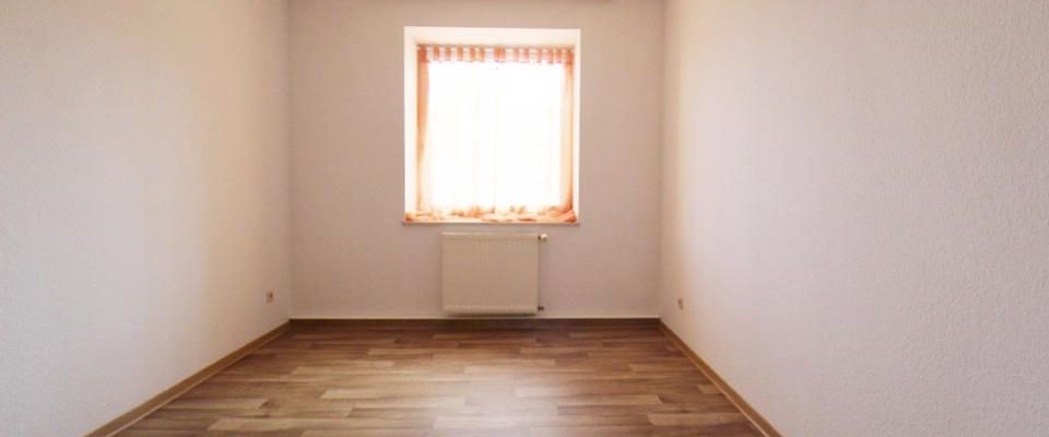 3-Raumwohnung im Hochparterre mit Einbauküche - Foto 1