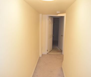 For Lease - 20 Munch Place, Milton, Ontario - Photo 3