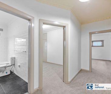 SOUTH TAMWORTH – Simply Delightful Double Brick Family Residence. - Photo 6