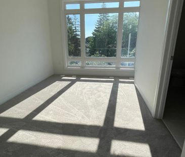 For Lease - 6 Sidney Rose Common, St. Catharines, Ontario - Photo 2