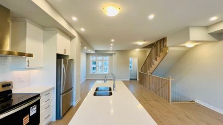 For Lease - 47 York Downs Boulevard, Markham, Ontario - Photo 4