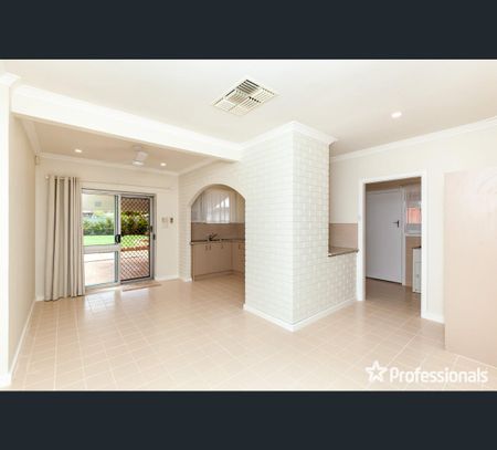 22 Badbury Road, Armadale, WA 6112 - Photo 4