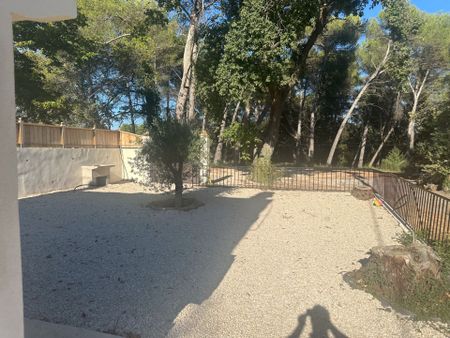 Location Maison Aix-en-Provence 5 Pièces 165 m² - Photo 4